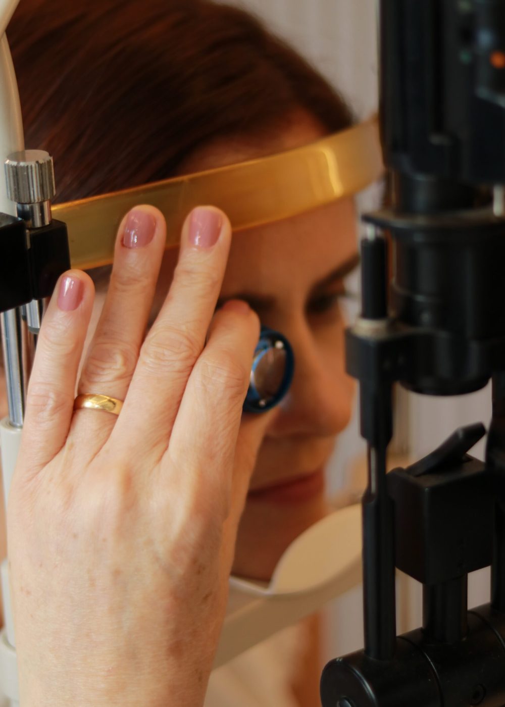 DR KARLA EXAMINANDO 03-min